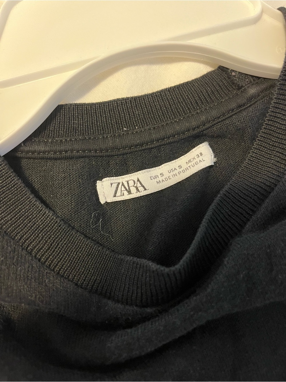 Zara Black Short Sleeve Crew Neck Tee - Picture 2 of 2